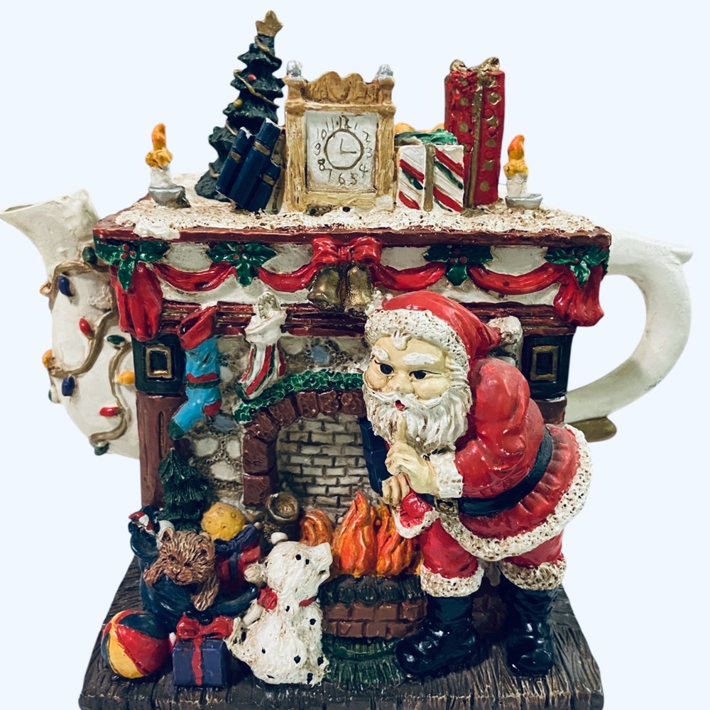 Vintage Christmas Teapot Shape Music Box Plays “Santa Clause Is Coming To Town” - Picture 2 of 9